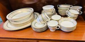 Minton Aragon Dinner set