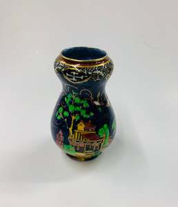 Antique: Royal Winton Oriental Scene lustre vase