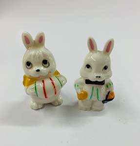 Cute bunny salt and pepper shakers