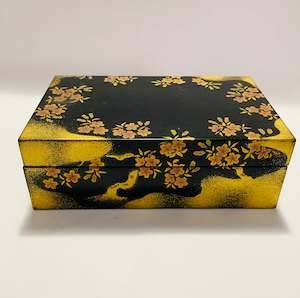 Lacquer jewellery box