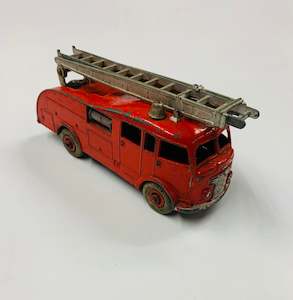 Dinky Fire Engine 555