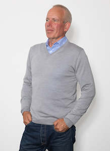 Clothing: Classic Merino Mens V Neck Jumper