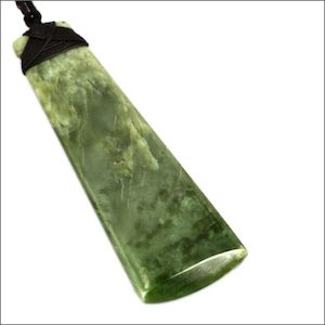 Greenstone adze pendant - Special gift - Aotearoa.co.nz