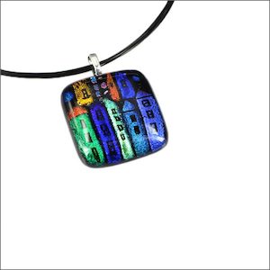 Houses square glass pendant - Aotearoa.co.nz