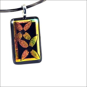 Daisies glass pendant - Aotearoa.co.nz