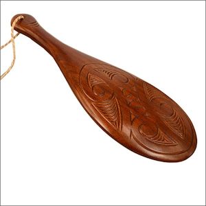 Large wooden mere club - Aotearoa.co.nz