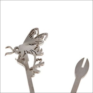 Products: Metalbird honeybee plant stake - Another great gift Aotearoa.co.nz