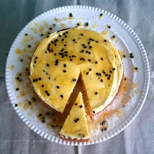 Passionfruit & Coconut Cake – Large Variants