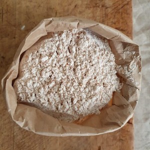 Bakery (with on-site baking): Wholemeal Flour / Kg