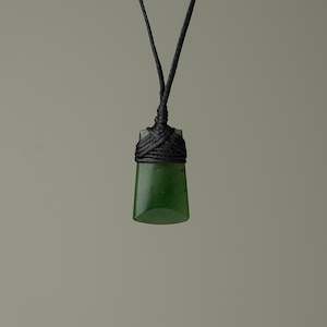 Pēpi Pounamu Toki, Black Binding