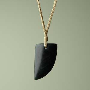 Manaakitanga Caring: Medium Pounamu Niho Tooth Pendant