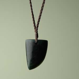 Medium Pounamu Niho Tooth Pendant