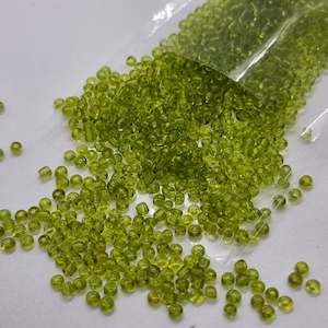 15g 2mm Green Transparent Glass Beads