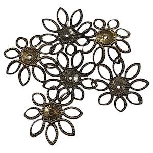 Womenswear: 20pc Flower Filigree Bead Caps