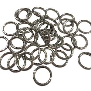 Womenswear: 40pc 15mm Platinum Silver Jump Rings