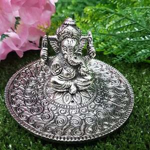 Incense Holder White metal Round Ganesh (8cm)