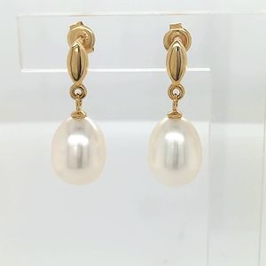 Jewellery manufacturing: Fresh Water Pearl Yellow Gold Drop Earrings