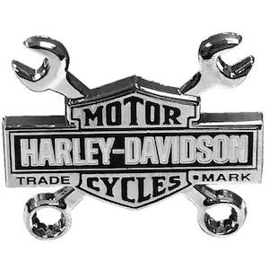 sa8009496 HARLEY 1.5 in. Trademark Bar & Shield Wrench Pin, Silver Nickel Finish sa8009496