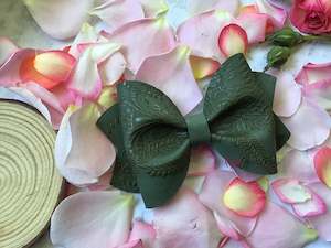 Standard Bows: Beau ~ Brunswick Green