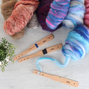 Yarn: Diz Stick and Yarn Gauge