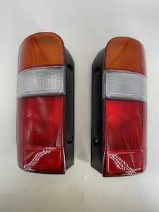 Brand New! Toyota Hiace Tail Light Taillight 33-08031 1989-2004