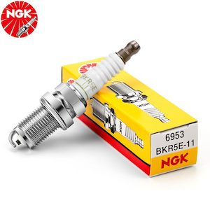 Motor vehicle part dealing - new: 4 x NGK BKR5E11 NGK Spark Plug - 6953 (Free Shipping)