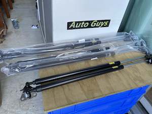 Motor vehicle part dealing - new: Pair 77cm Toyota Hiace Tailgate Gas Struts Van ( Wide body ) 2004-2019