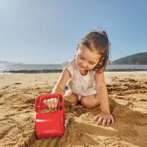 Baby wear: Hape Hand Digger Beach Toy - Choose Green or Red