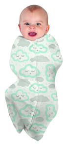 babystudio Swaddlepouch Small Clouds Peppermint