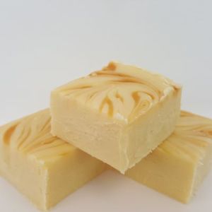 Baileys Fudge: Passionfruit 160 Gram Bar