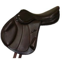 Sporting equipment: Amerigo Vega Event Saddle