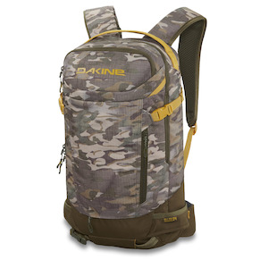 Sporting equipment: Dakine Heli Pro 24L - Vintage Camo