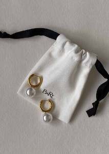 Jewellery: Rosa Earrings - Pearl White