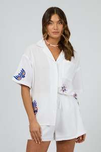 Clothing: ALL ABOUT EVE Daria Shirt Vintage White