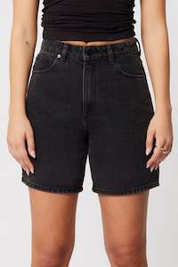 ABRAND Carrie Short Heidi Washed Black