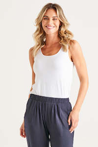 BETTY BASICS Emma Scoop Tank White