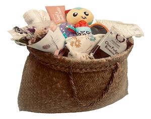 gift basket: Cheese And Treats