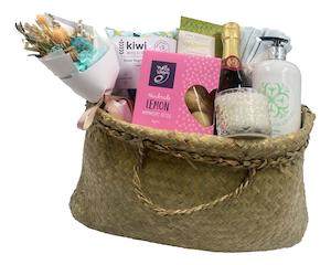 NZ Gift Boxes: Spoil Her Gift Box