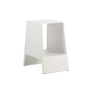 Furniture: Tomo Side Table