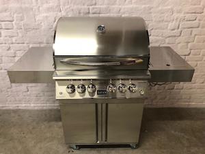 Gas Grills: TITAN 4  800i 304 S/S BBQ WITH SIDE AND REAR BURNERS