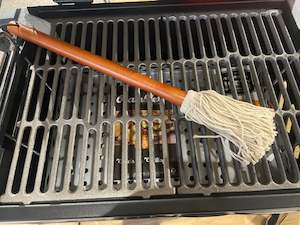 Charcoal Companion: Long wooden handle basting sauce mop CC5019