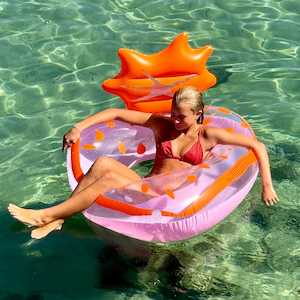 Sunnylife - Luxe Tube Pool Ring - Strawberry Pink