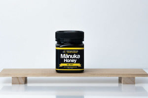 Raw mānuka honey MG100+