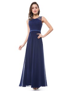 Clothing: Women's Elegant Sleeveless Long Evening Dress