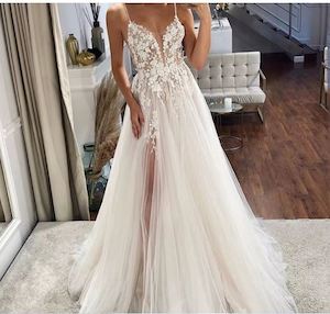 Clothing: Lexie Wedding dress