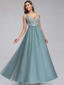 A-Line V-Neck Floral Lace Appliques Bridesmaid Dress