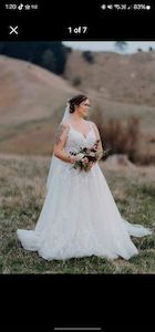 Vanilla Bridal Lace & tulle Wedding dress