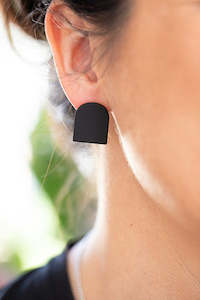 Clothing: Sqoval stud earring