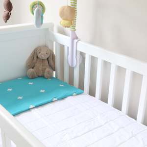 Baby wear: Fitted & Quilted Waterproof Mattress Protector - Cot