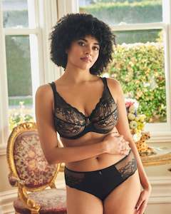 Lingerie: Intrigue Contour Bra